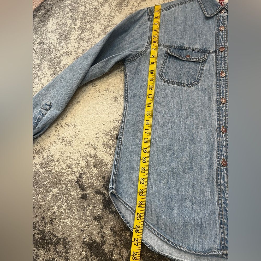 Vintage Levi's women's denim Western shirt Size M Metal Buttons Logo - Picture 6 of 8